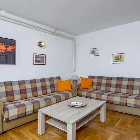 With Parking Space Stinjan, Pula - 7368