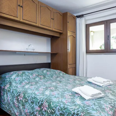 With Parking Space Stinjan, Pula - 7368 Appartamento Pola