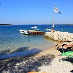 With Parking Space Stinjan, - 7368 Apartamento Pula