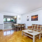 Apartment With Parking Space Stinjan, - 7368