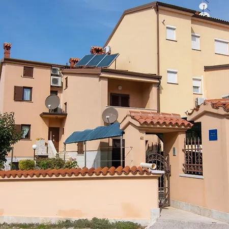 With Parking Space Stinjan, Pula - 7368 Apartment *