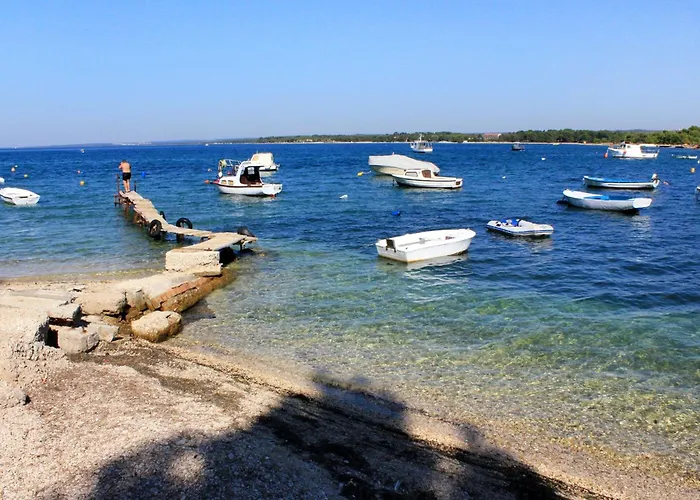 With Parking Space Stinjan, - 7368 * Pula