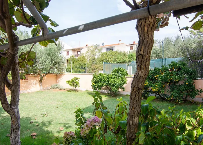 Appartement With Parking Space Stinjan, Pula - 7368 *