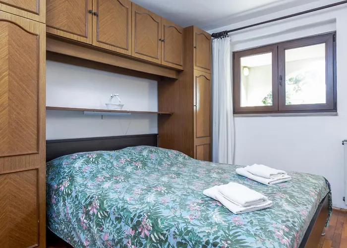 With Parking Space Stinjan, - 7368 Apartment Pula