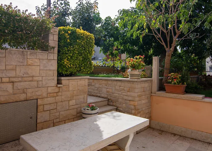 With Parking Space Stinjan, Pula - 7368 Appartement *